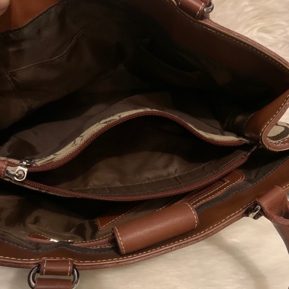 SOLD SOLD Authentic Coach Handbag - Picture 4 of 9